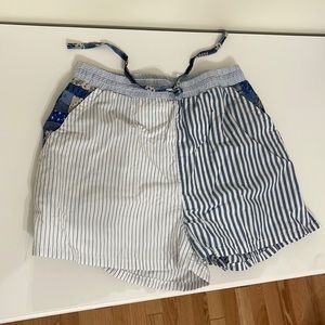 These shorts are blue and white. size small from American Eagle.